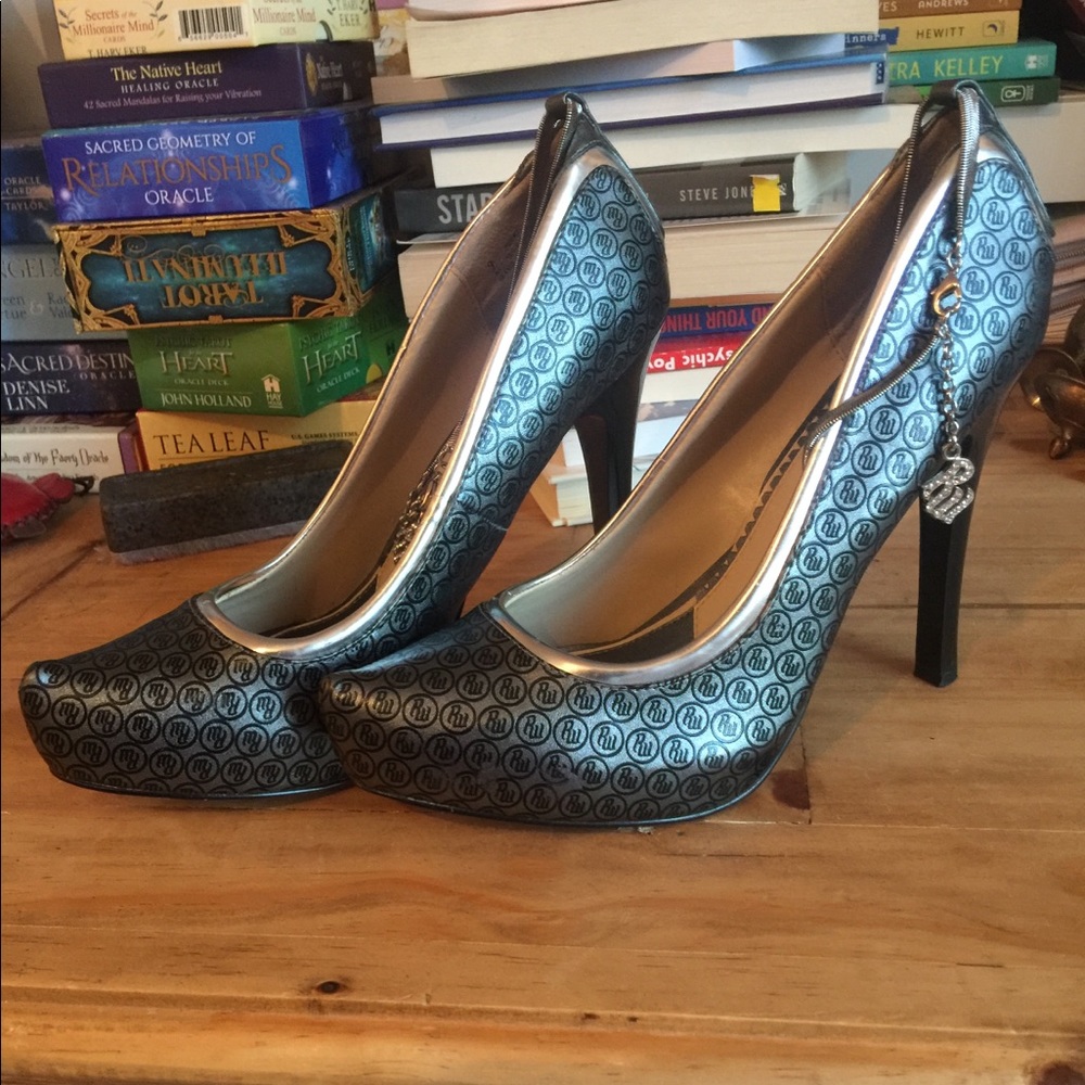 Roca Wear Ankle Chain Shoes Size 9